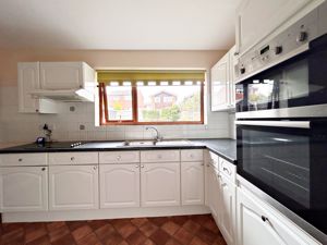 Kitchen- click for photo gallery